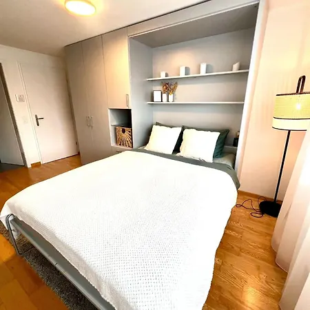 Bijou Serene Klitzekleine Mit Seeblick