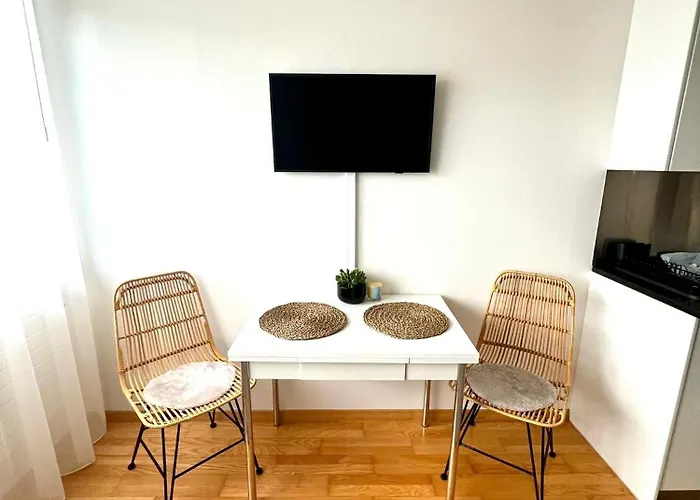 Bijou Serene Klitzekleine Mit Seeblick * Faulensee